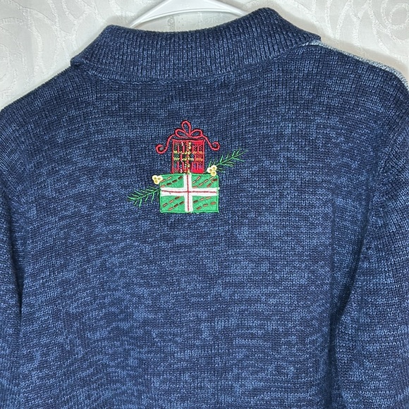 TIARA INTERNATIONAL Vintage Christmas Collection Blue full zip sweater. Size XL. - Picture 7 of 8
